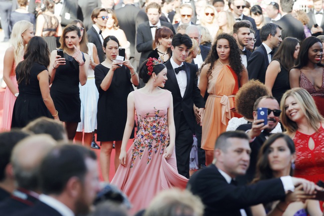 50 tỷ đồng là số tiền Lý Nhã Kỳ chi cho 50 bộ đồ tại Cannes 2022-5
