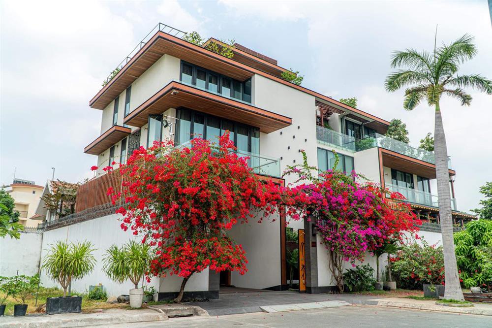 Hoa hậu ở nhà 200 tỷ đã từng sống ra sao trước khi tuyên bố ly hôn? Căn biệt thự đẳng cấp không tìm được chỗ chê!-2