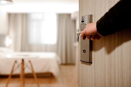 Được hôm ngủ lại nhà chị gái, tôi gặp ác mộng khi biết được bí mật của anh rể