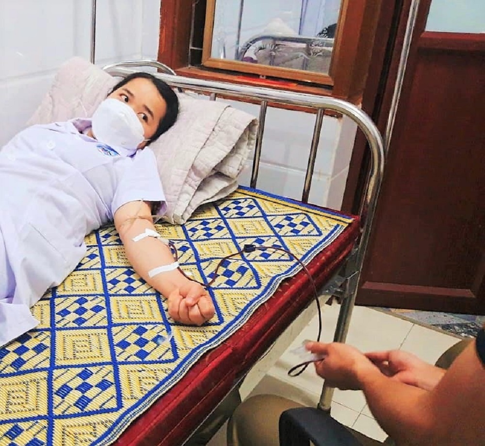 6 nhân viên y tế nửa đêm lao tới bệnh viện hiến máu, cứu sản phụ qua cơn nguy kịch-3
