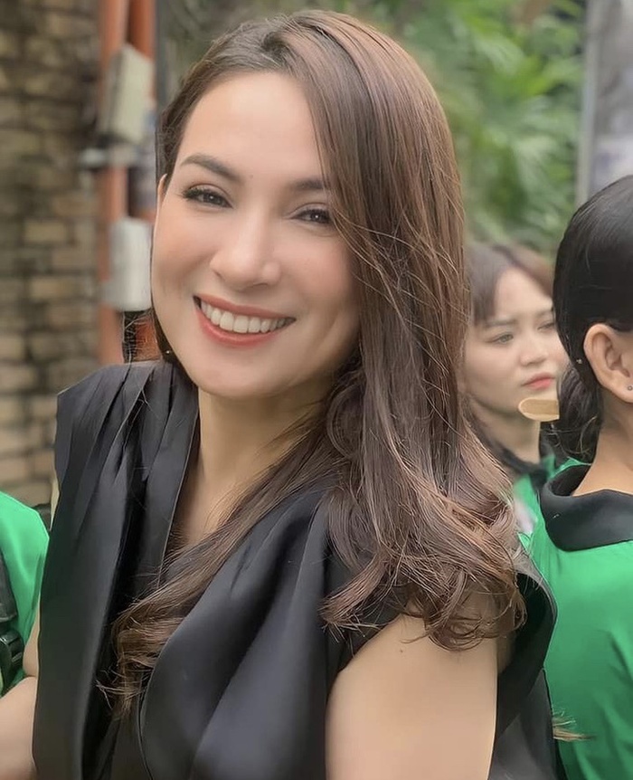 Dân mạng cay mắt clip Chí Tài hát bè sau sân khấu cho Phi Nhung: Giờ chỉ còn kỷ niệm!-2