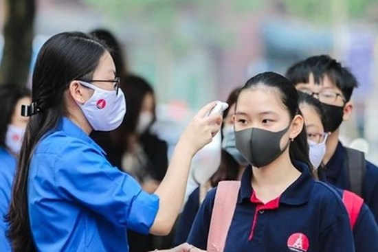Hiệu trưởng Hà Nội đề xuất cho học sinh đến trường từ tháng 8: Nhiều ý kiến trái chiều