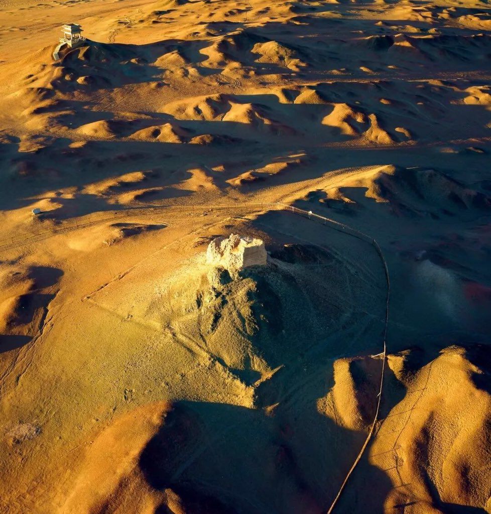 Bí ẩn Ngọc Môn Quan - Vén màn sự thật về lời đồn hồn ma trấn yểm lối vào Lop Nur-4