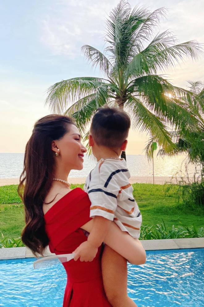 Hòa Minzy tất bật chạy show từ sáng sớm tới khuya, nhìn đến tình trạng này mới thấy đáng lo ngại-3