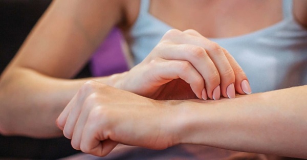 Những thay đổi lạ trên bàn tay tiết lộ chức năng thận hoạt động bất thường-3