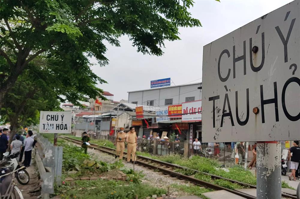 Học sinh lớp 8 ở Hà Nội tử vong sau va chạm với tàu hỏa-1