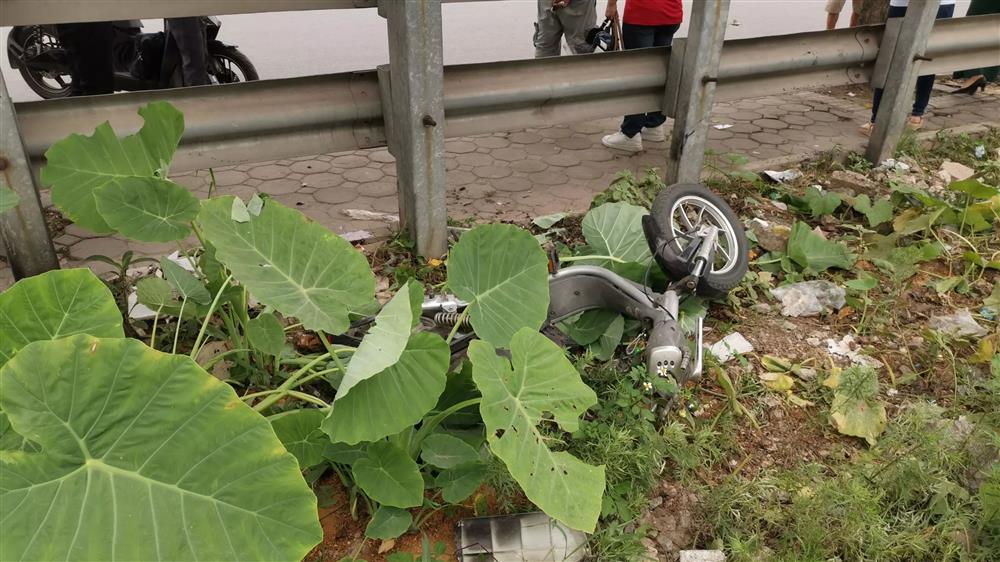 Học sinh lớp 8 ở Hà Nội tử vong sau va chạm với tàu hỏa-2