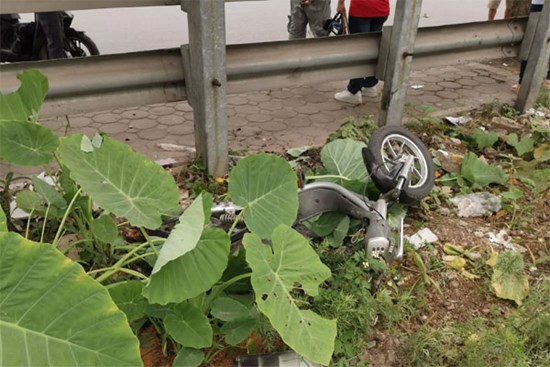 Học sinh lớp 8 ở Hà Nội tử vong sau va chạm với tàu hỏa