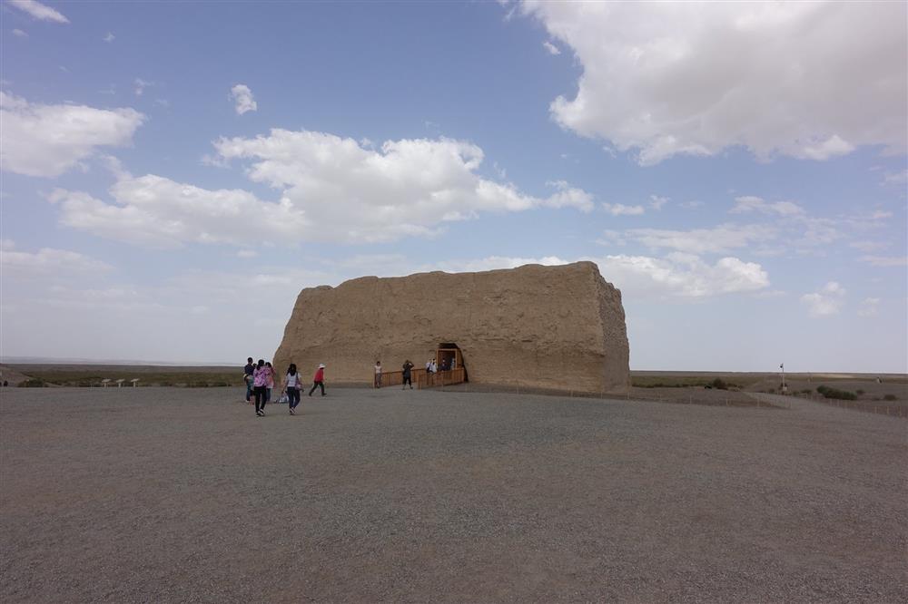 Bí ẩn Ngọc Môn Quan - Vén màn sự thật về lời đồn hồn ma trấn yểm lối vào Lop Nur-8