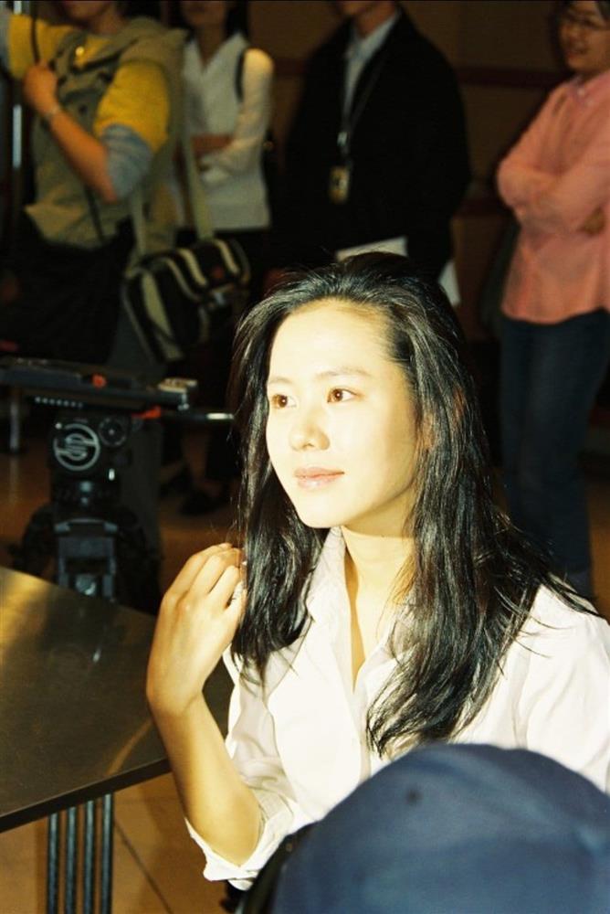 Hình ảnh hiếm của Son Ye Jin cách đây 20 năm, nhan sắc thế này bảo sao Hyun Bin không đổ-2