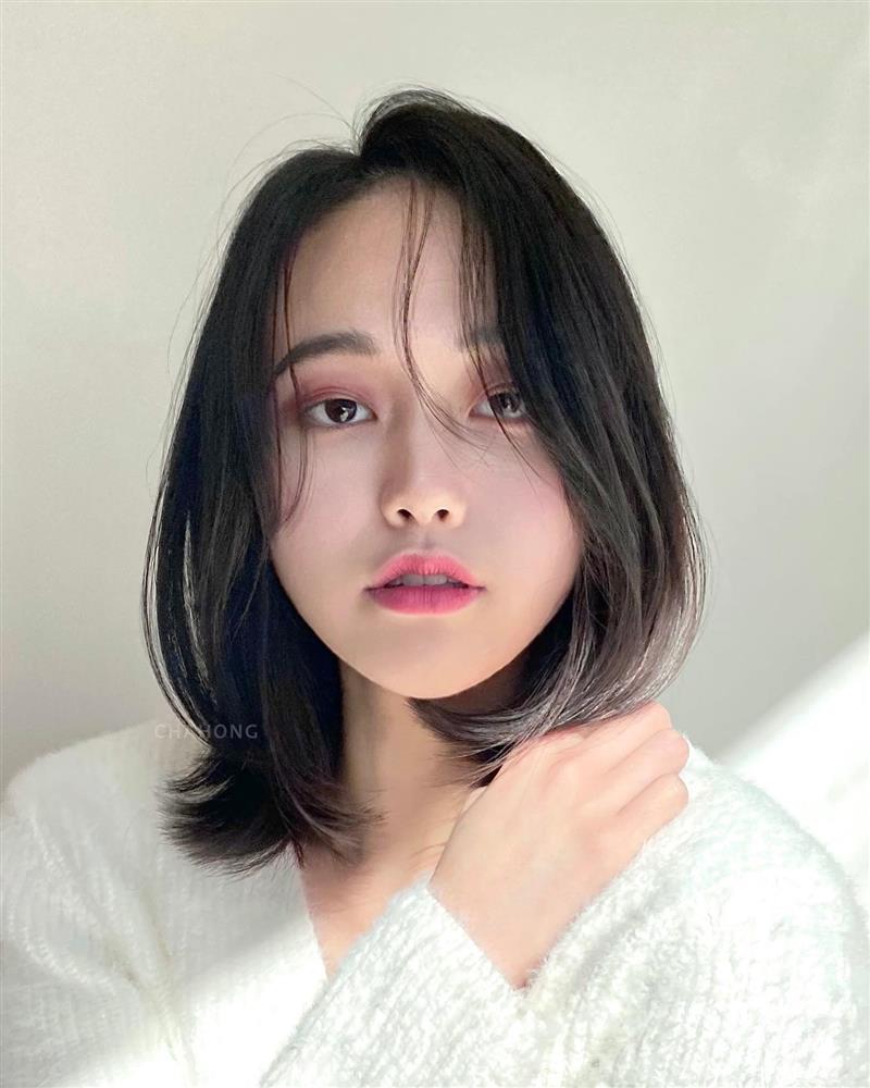 4 kiểu tóc ngắn không cần cắt mái vẫn giúp mặt thanh thoát, nhìn góc nào cũng xinh-10