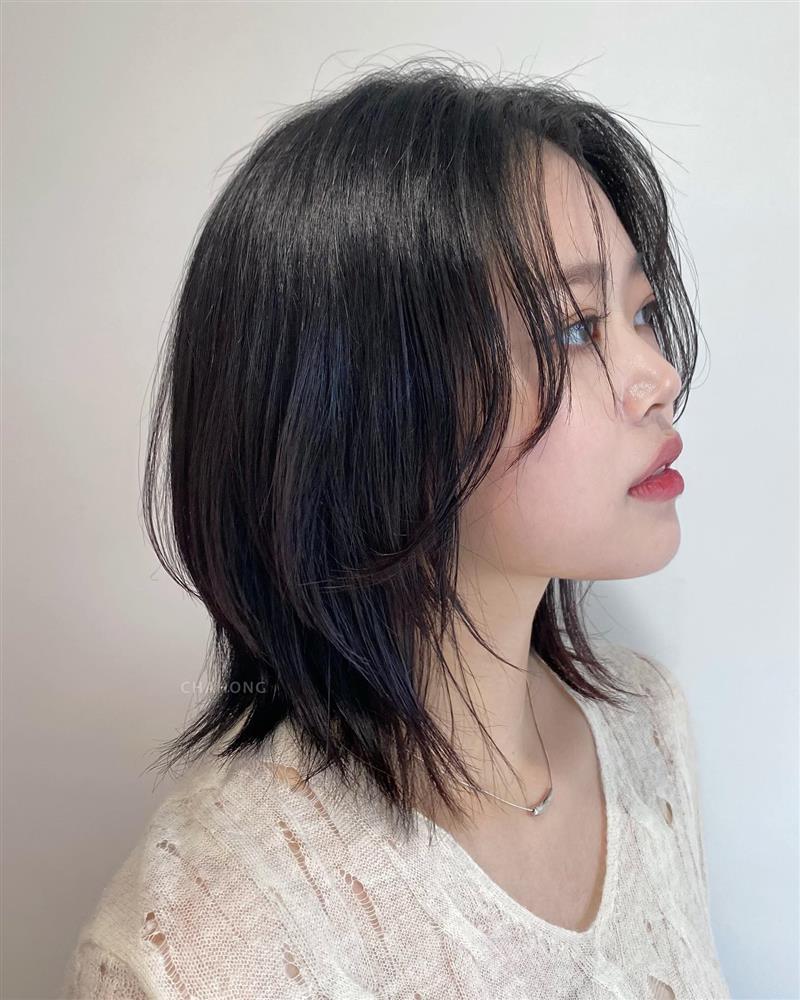 4 kiểu tóc ngắn không cần cắt mái vẫn giúp mặt thanh thoát, nhìn góc nào cũng xinh-12