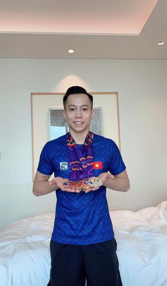 Dàn nam thần thể dục dụng cụ: Người là sinh viên ĐH top đầu, người đi tập huấn nước ngoài từ năm 7 tuổi-14