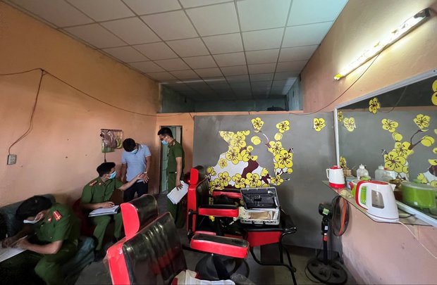 Người đàn ông tử vong trong quán cắt tóc, massage-3