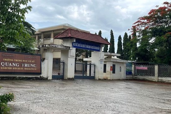 Giáo viên dạy tiếng Anh đánh 19 học sinh trong giờ học