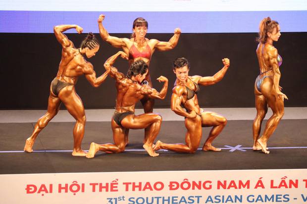 Lực sĩ Đinh Kim Loan: Cô gái quê nghèo vượt định kiến theo đuổi thể hình, 2 lần vô địch thế giới nhưng mất 16 năm mới có HCV SEA Games đầu tiên-6
