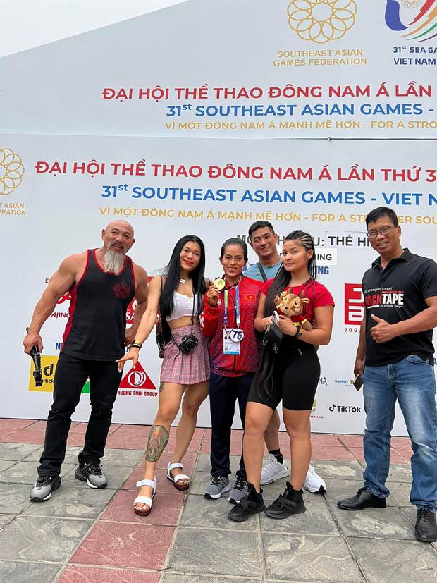 Lực sĩ Đinh Kim Loan: Cô gái quê nghèo vượt định kiến theo đuổi thể hình, 2 lần vô địch thế giới nhưng mất 16 năm mới có HCV SEA Games đầu tiên-3