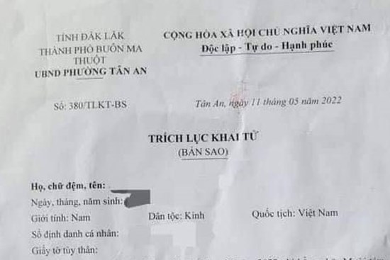 Bất ngờ mẹ đi khai tử cho con trai 3 tuổi dù còn sống