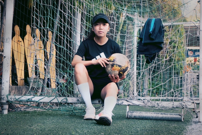 Chân dung Huỳnh Như - đội trưởng ghi bàn thắng duy nhất đem về HCV cho tuyển nữ Việt Nam: Trên sân đá bóng, về nhà bán dừa-4