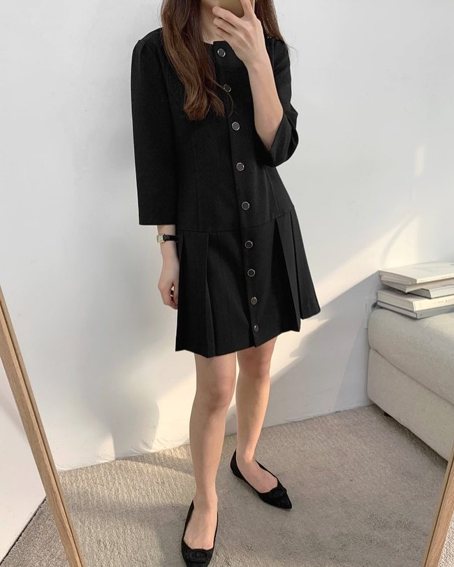 Dù đi giày đen đơn giản, bạn vẫn cần khéo mix với 12 kiểu trang phục này thì mới sành điệu xuất sắc-5