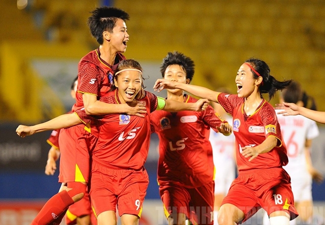 Cô gái vàng Huỳnh Như: Không bỏ dở việc học dù bận theo đuổi đam mê, 4 lần giành Quả bóng vàng nữ Việt Nam-5