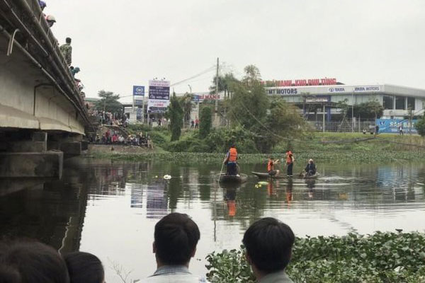 Nghệ An: Phát hiện thi thể hai mẹ con nổi trên sông-1