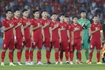 Cổ động viên đội mưa ra sân Mỹ Đình sớm cổ vũ tuyển U23 Việt Nam-13