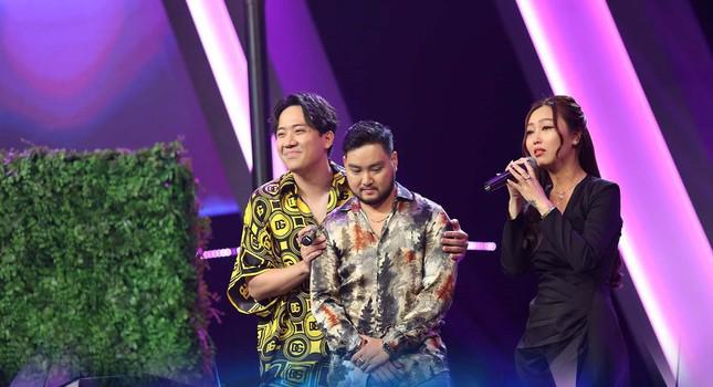 Nữ chuyển giới thành nam đầu tiên xuất hiện ở Người ấy là ai khiến Trấn Thành bật khóc-2