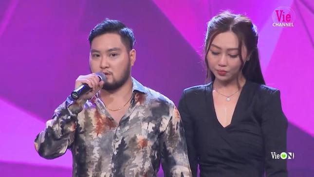 Nữ chuyển giới thành nam đầu tiên xuất hiện ở Người ấy là ai khiến Trấn Thành bật khóc-3