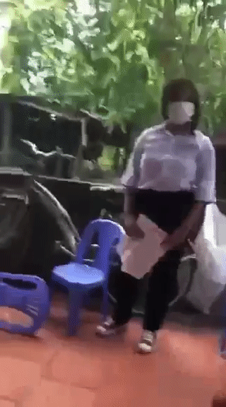 Bình Dương: Kỷ luật nhóm nữ sinh đánh bạn học, quay clip-1