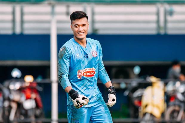 Thủ môn Bùi Tiến Dũng giàu cỡ nào trước khi lấy vợ?-10
