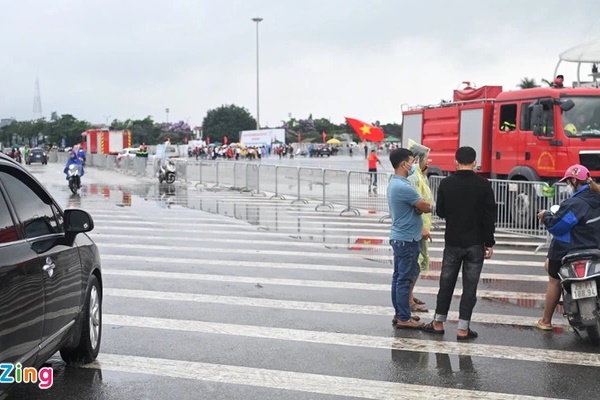 Vé chợ đen trận Việt Nam - Thái Lan sụt giá mạnh trước giờ bóng lăn-1