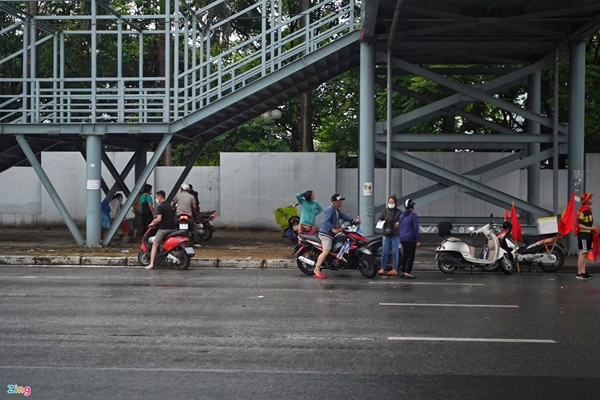 Vé chợ đen trận Việt Nam - Thái Lan sụt giá mạnh trước giờ bóng lăn-2