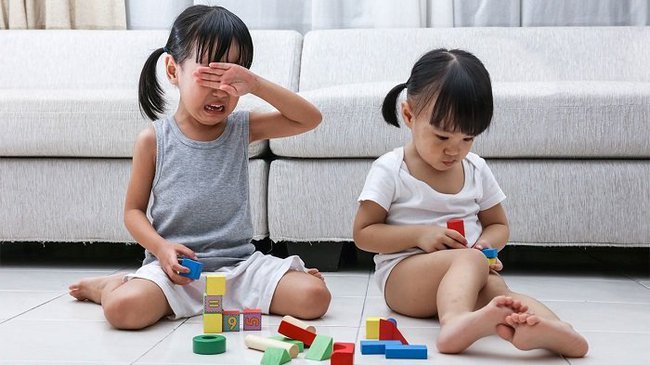 Trẻ nhỏ - tổn thương lớn, 5 câu nói vô tư của cha mẹ khiến con tủi thân khi gia đình có thêm em bé-3