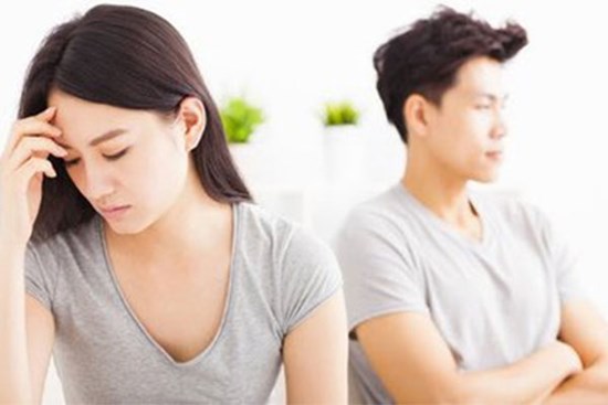 Vợ cũ đến đòi tiền nuôi con, chồng nói một câu khiến tôi cảm động khôn xiết
