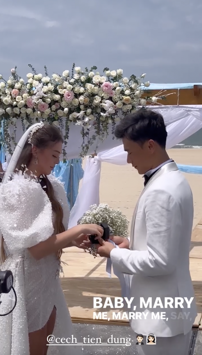 Toàn cảnh đám cưới Bùi Tiến Dũng: Cô dâu đẹp xuất sắc, chú rể rơi nước mắt xúc động, dàn khách mời nổi tiếng-17