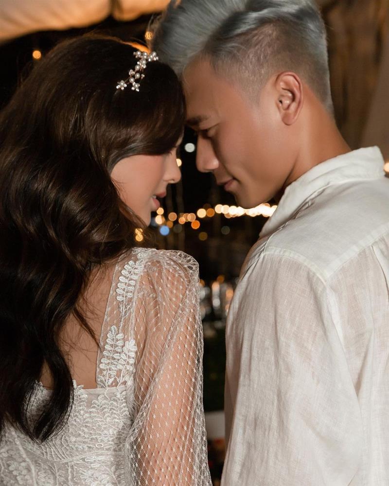 Vợ người mẫu nhắn Bùi Tiến Dũng: Anh làm cuộc sống của em đáng giá-12