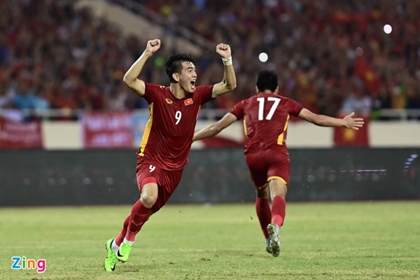 Nhâm Mạnh Dũng và cú lắc đầu tung lưới U23 Thái Lan-1