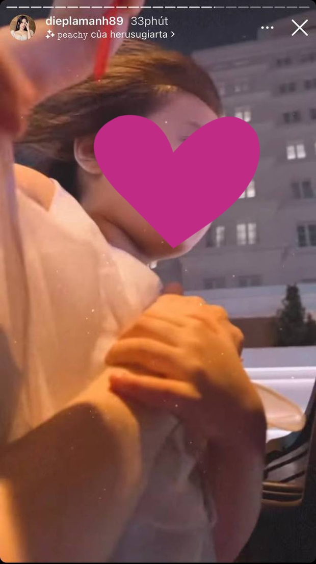 Dàn sao Vbiz vỡ oà, xuống phố đi bão mừng đội tuyển Việt Nam vô địch, riêng Thuỳ Tiên gây chú ý vì biểu cảm quá đáng yêu-8