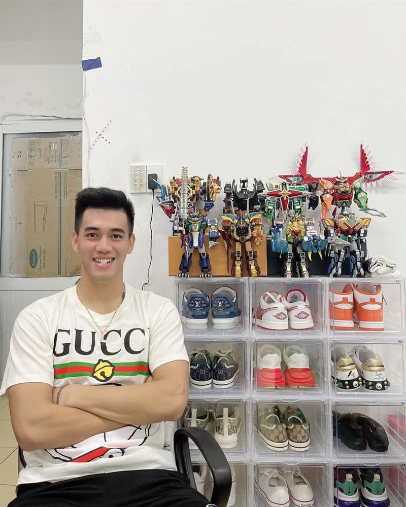 Ngắm nhà 3 cầu thủ trên tuổi của U23 Việt Nam: Tiến Linh - Hoàng Đức ở nhà bao sang xịn, Hùng Dũng sở hữu biệt thự 10 tỷ-11