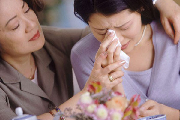 Chị dâu diện toàn hàng hiệu nhưng chỉ tặng mẹ bộ quần áo 100 nghìn-2