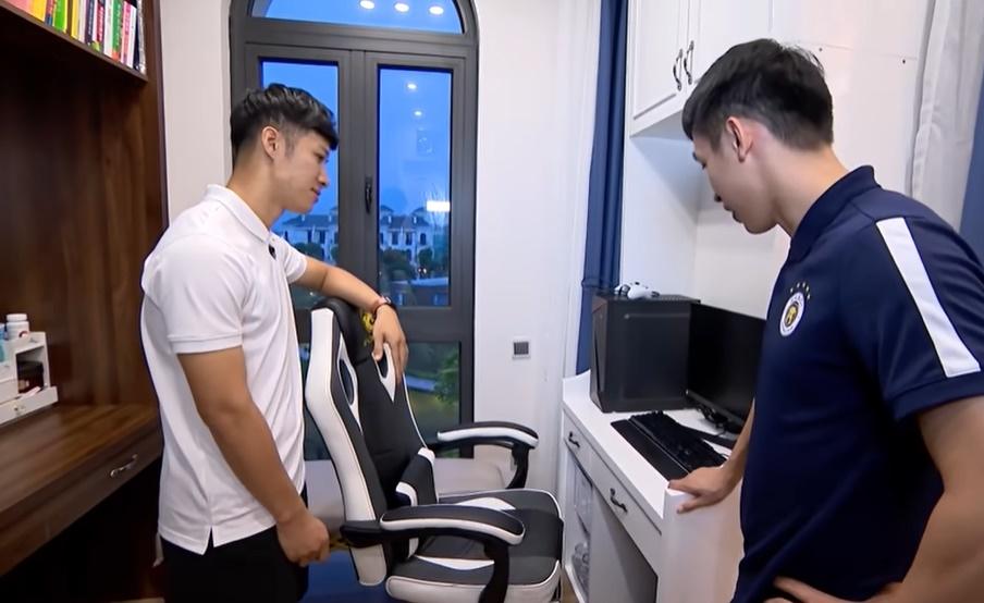 Ngắm nhà 3 cầu thủ trên tuổi của U23 Việt Nam: Tiến Linh - Hoàng Đức ở nhà bao sang xịn, Hùng Dũng sở hữu biệt thự 10 tỷ-27