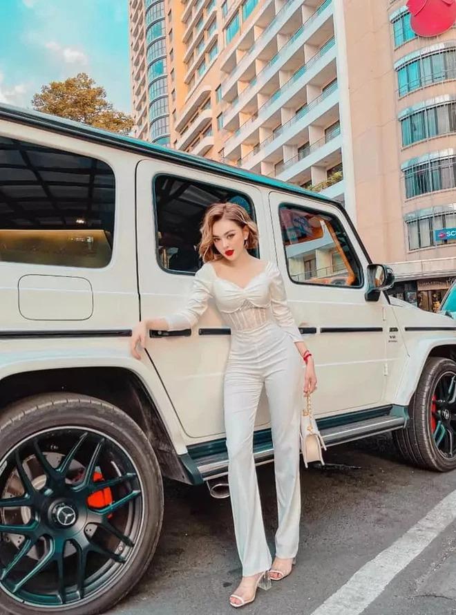 Cô gái bị tố ngoại tình khi xem chung kết SEA Games 31 check-in với G63-9