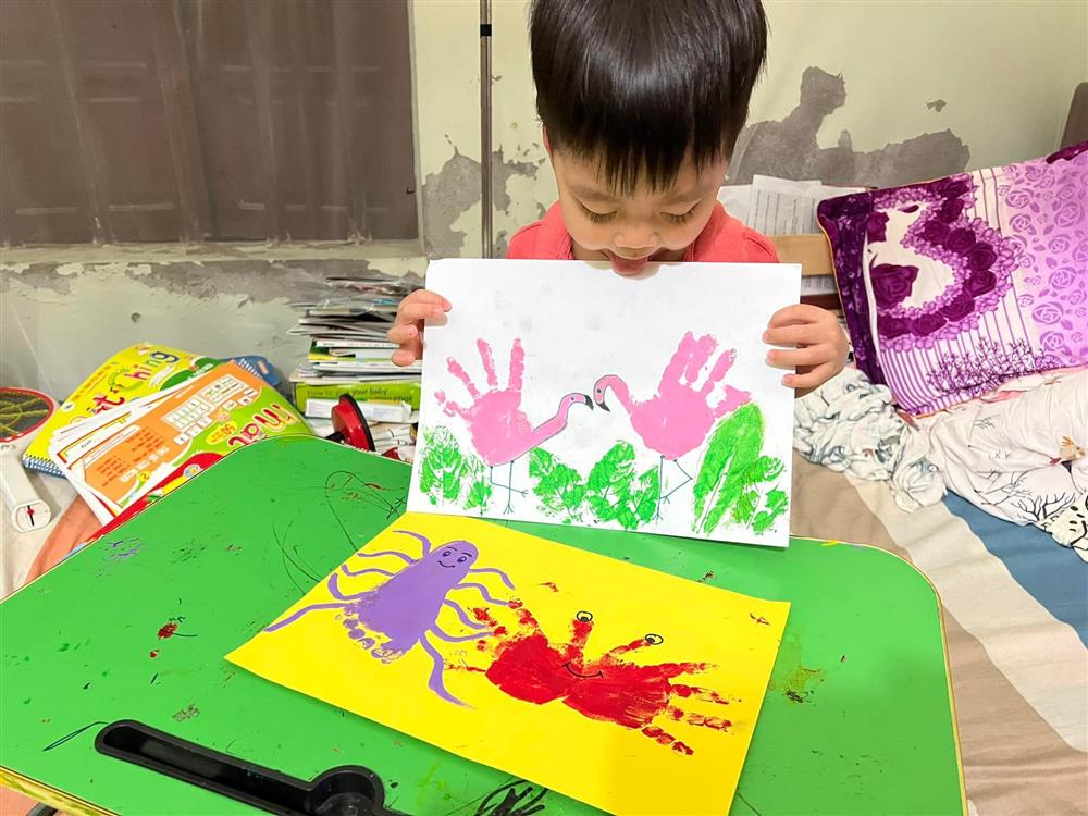 Bà mẹ KỲ QUẶC ở Bắc Giang gom rác về dạy con, bị chê mẹ đồng nát nhưng thành quả sau đó khiến ai nấy ngưỡng mộ-13