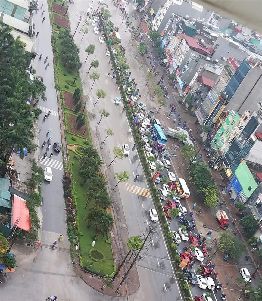 Hà Nội: Một số nơi ngập sâu sau mưa lớn-8
