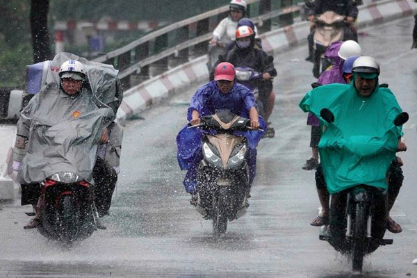 Lũ quét kinh hoàng cuốn trôi xe cứu hỏa ở Trung Quốc-1