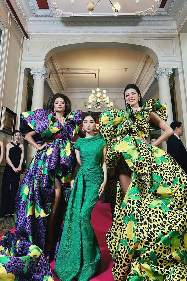 Hòa Minzy tự tin đọ sắc gợi cảm với Hoa hậu Kỳ Duyên bất chấp chiều cao chênh lệch-3