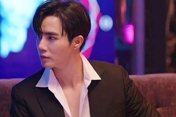 Vợ từ bỏ tất cả theo chồng về quê, tình cờ nhìn cô ấy nấu ăn tôi rùng mình sợ-1