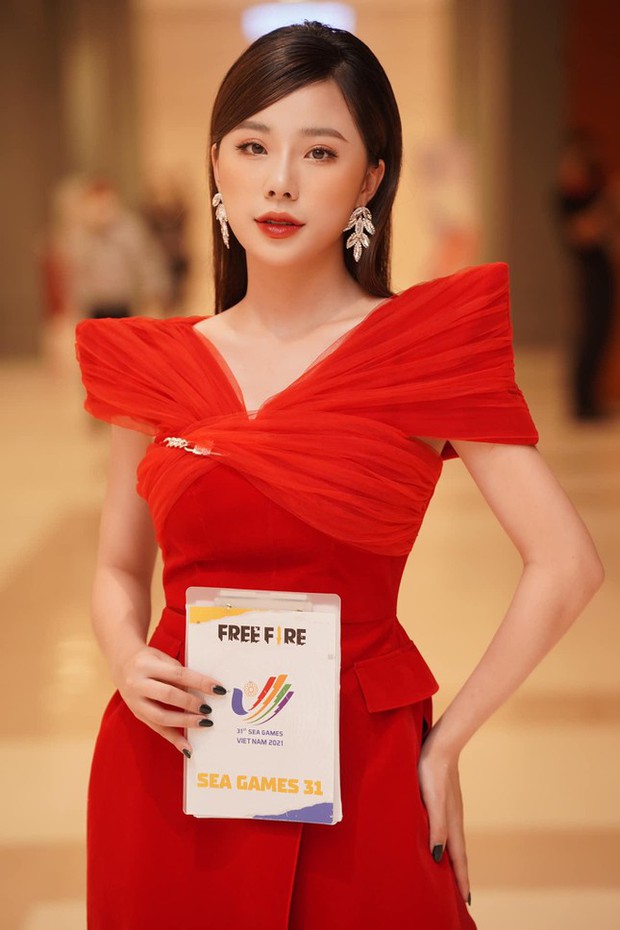 MC Minh Anh kể kỷ niệm đặc biệt dẫn thể thao điện tử tại SEA Games 31-3