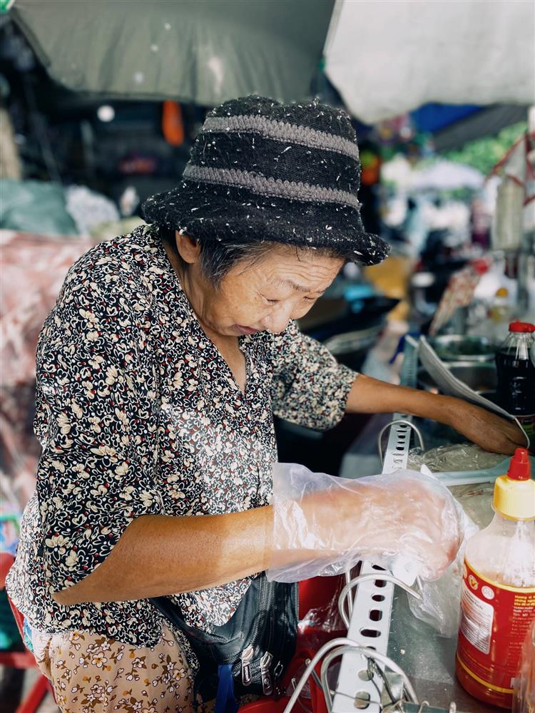 Giá xăng tăng cao kỷ lục và gánh nặng bão giá đè lên vai lao động nghèo ở TP.HCM: Đã khổ, nay khổ thêm!-5